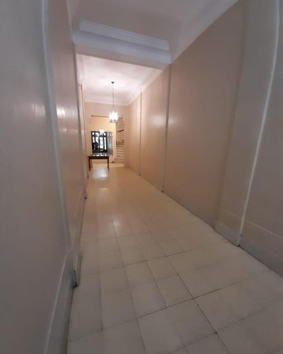 Venta - Departamento 4 Dormitorios 2 Baños - Calle Emilio Olmos