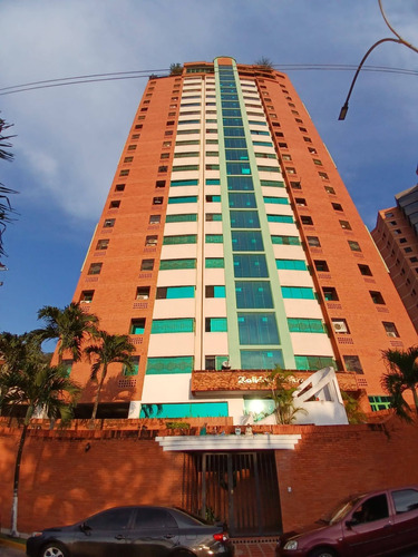 Frances Mijares Vende Cómodo Apartamento, Con Financiamiento, En Urb Las Chimeneas-res Holiday Palace Ii 219328