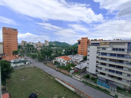 Vendo Apartamento En Urbanización La Soledad (residencias Yalimar), Código 25-2920 Cm