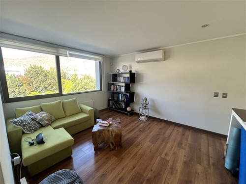 Casa En Venta De 4 Dorm+ Estar + Piscina En Chamiser