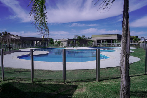 Imagen 3 de 14 de Hermoso Lote De 600 M2 A La Laguna En Barrio Lagos De Canning