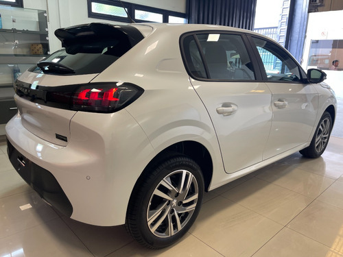 Imagen 1 de 25 de Peugeot 208 Feline Tiptronic 1.6