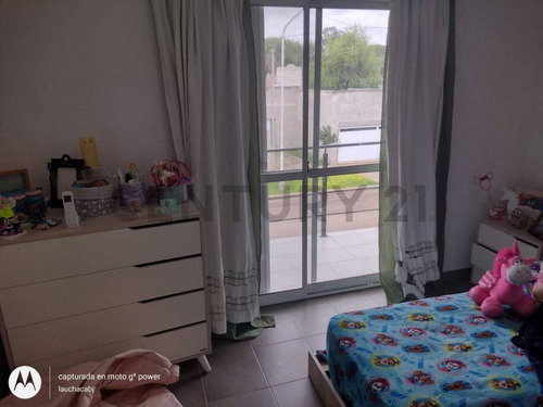 Venta De Casa De 4 Dormitorios En Esperanza, Santa Fe.