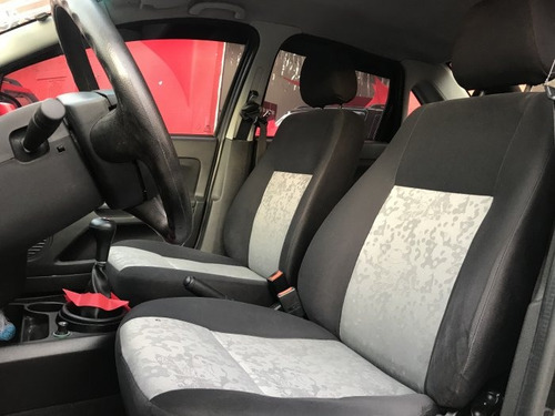 Ford Fiesta Sedan 1.0 2010