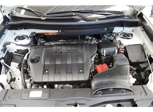 Mitsubishi Outlander 2.2 MIVEC DI-D DIESEL HPE-S AWD AUTOMÁTICO