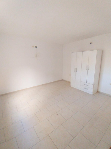 B° San Vicente . Pellegrini N 1400 . Semi Nuevo . 1 Dorm . Excelente Ubicacion