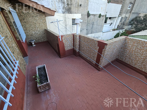 Venta De Casa De 4 Ambientes Con Cochera Y Quincho En Piñeyro