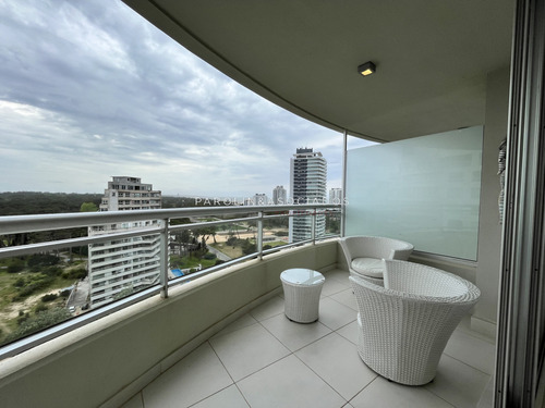 Piso Alto 2 Dormitorios Con 1 Baño En Ocean Drive, Punta Del Este