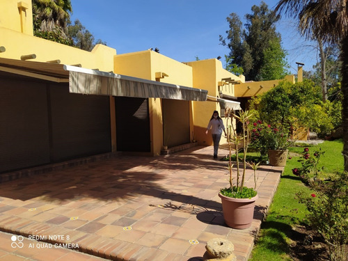 Imagen 3 de 9 de Hermosa Casa En Aníbal Larraín Vial