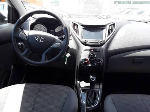 Imagem 4 de 11 de Hyundai Hb20s 1.6 Comfort Plus 16v Flex 4p Automático