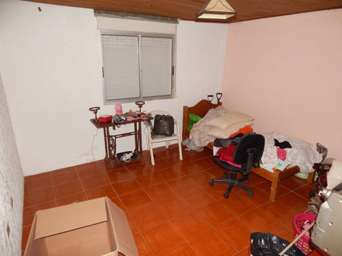 Casa Dos Dormitorios Buen Estado Sobre Ruta
