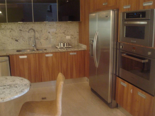 Imagen 11 de 29 de Ligia Guardia Vende Hermoso Town House En Res. Doral Park El Trigal Norte