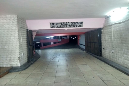 Imagen 2 de 9 de Venta Cochera 1º Piso Barrio Once
