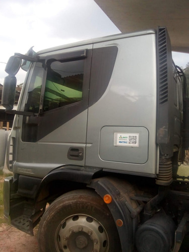 Imagem 3 de 6 de Caminhão Iveco 240e25
