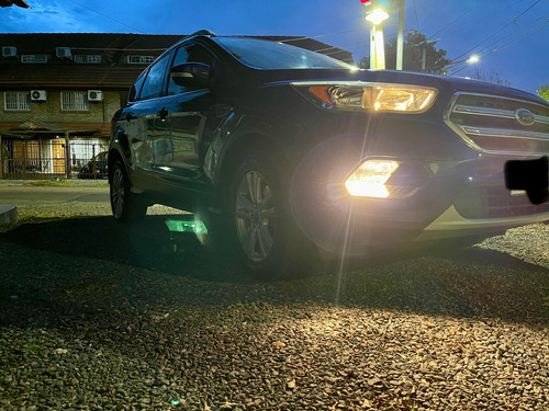Ford Kuga Sel 2.0 L ecoboost 6AT FWD