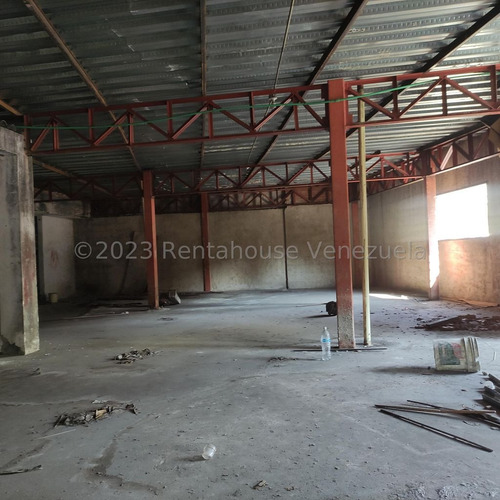 Local Comercial En Alquiler, Petare #24-12595