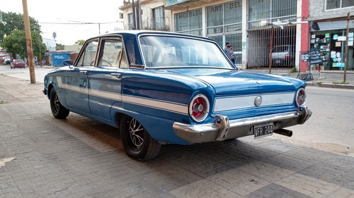 Ford Falcon Deluxe