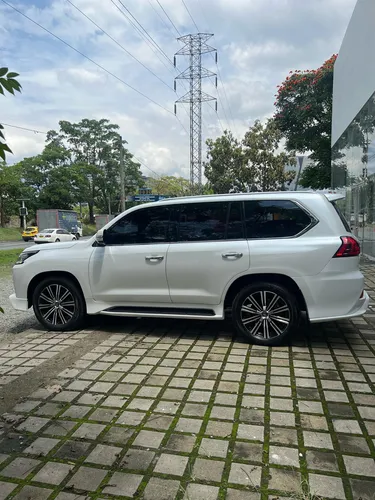 Lexus LX 5.7 570