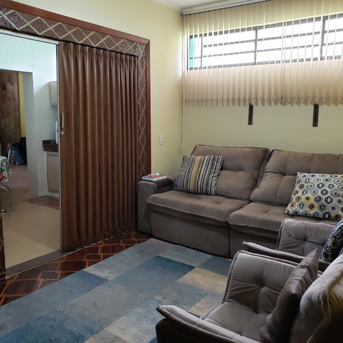 Casa Ampla Com Grande Área No Centro