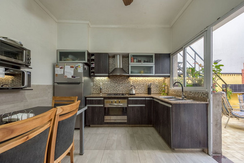 Venta Casa 5 Dormitorios En Boedo Cochera Patio