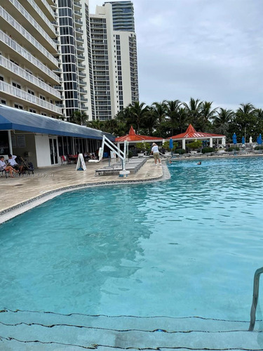 Departamento En Venta - 1 Dormitorio 1 Baño - Cochera - Miami, Florida