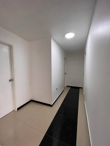 Imagen 12 de 13 de Apartamento En Alquiler Residencia Montecarlo