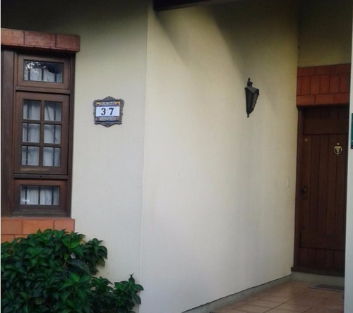 Casa Em Hípica Com 3 Dormitórios - Lu265667