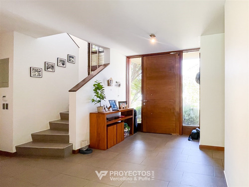 Casa En Arriendo De 4 Dorm. En Lo Barnechea