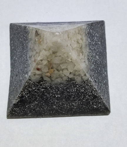 Pirámide 4 Lados Orgonite 7,5 X 5 Cm Protección