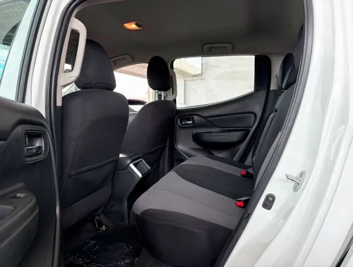 Mitsubishi L200 2.4 GLX 4x2 Mt