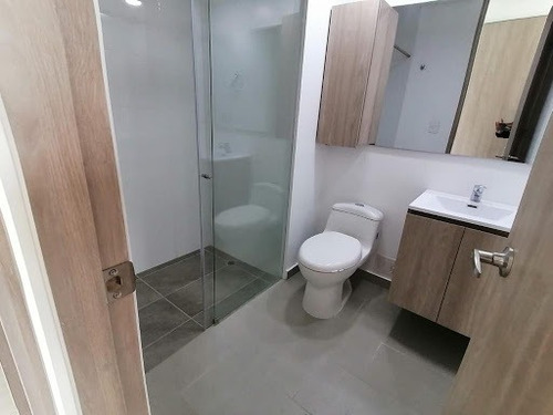 Imagen 4 de 16 de Apartamento En Arriendo Avenida Kevin Angel 279-19999