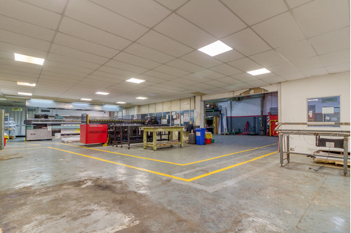 Galpón 1600m2 - Doble Acceso - Excelente Ubicación