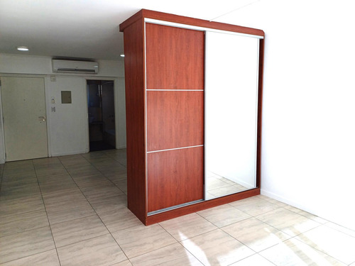 Alquiler Monoambiente En Monserrat. Apto Profesional