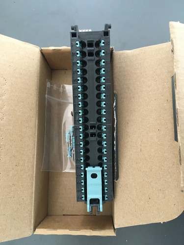 Módulo De Salidas Siemens Dq 32x24vdc/0.5a Hf Para S7 1500.