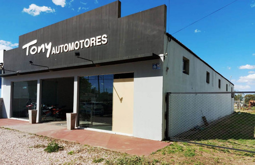 Amplio Local Comercial En Venta En #trenquelauquen