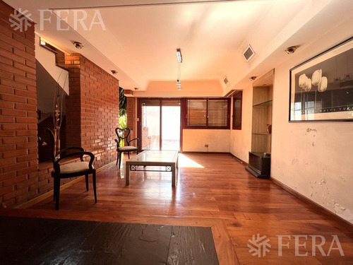 Venta De Casa De 4 Ambientes Con Cochera Y Jardin En Wilde