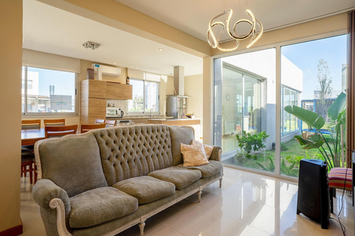 Imagen 8 de 30 de Venta Casa En San Sebastián Barrio Cerrado Funes