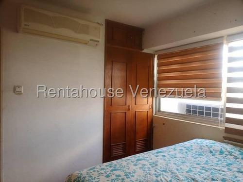 Yoselin Cabesas Vende Apartamento En Res El Mirador, 3h-2b Yc 25-16619