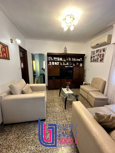 Venta 8 Bis Y 81 Casa 4 Dormitorios La Plata Cochera 