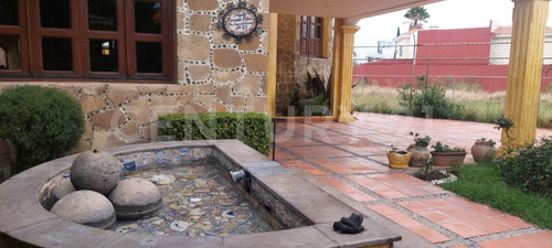 Casa En Renta, Estilo Colonial, 4 Recámaras, Jardín, San Pedro Cholula, Puebla
