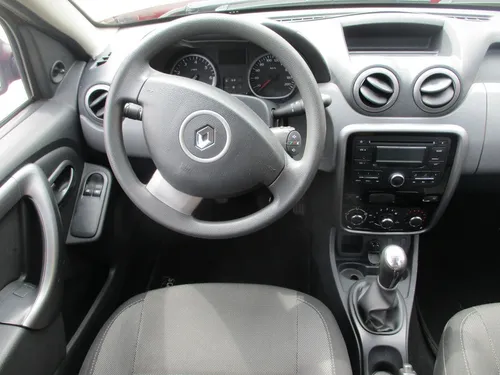 Renault Duster EXPRESSION 1600CC MT AA