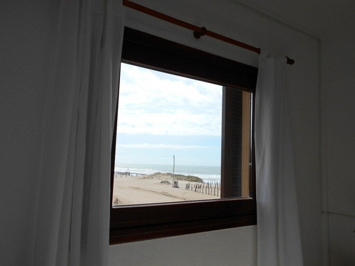 Imagen 7 de 10 de Ref 210 Edif.ancora,depto De 2 Dorm,1 Baño Comp Y Toilette.