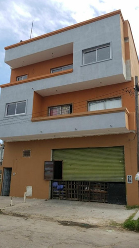 Imagen 1 de 7 de Galpon De 450m2 Y 3 Deptos En Venta, Zona Industrial Neta. *oportunidad*