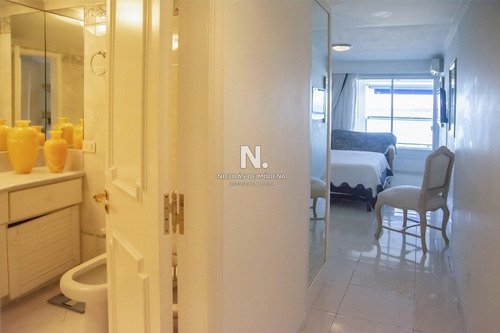 Hermoso Departamento En Venta Con Vista Al Mar, Primera Fila- Ref: 3712