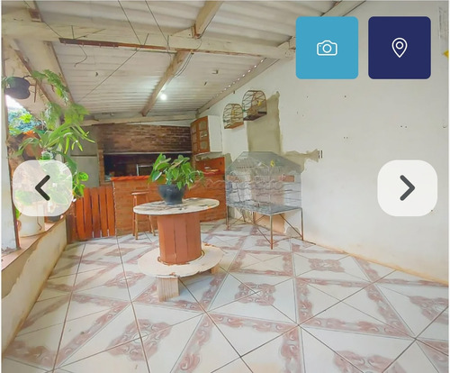 Casa Com 4 Cômodos,laje,piso Frio,edicula Com Churrasqueira.