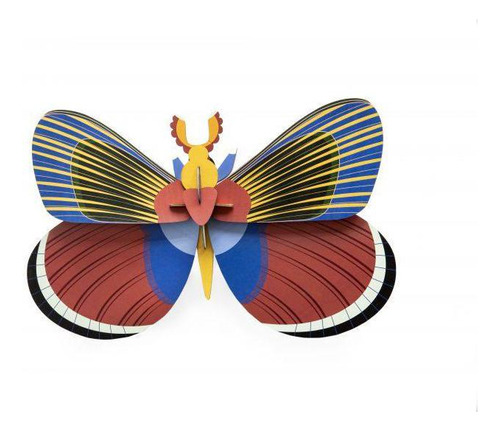 Insecto Grande   Giant Butterfly