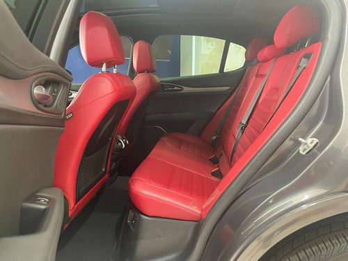 Alfa Romeo Stelvio 2.0L L4 Turbo Veloce Awd