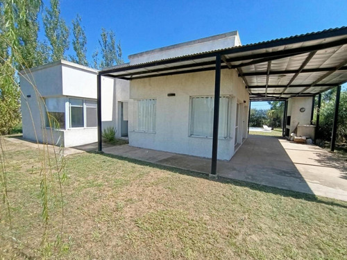 Casa En Venta - 2 Dormitorios 1 Baño - Oliveros