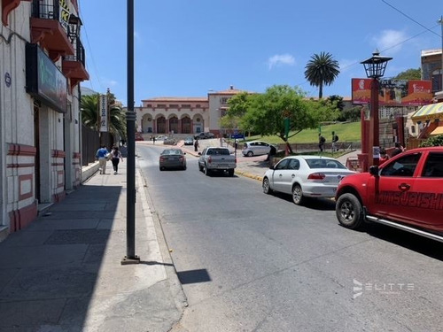 Imagen 1 de 16 de Casa En Venta De 7 Dorm. En La Serena