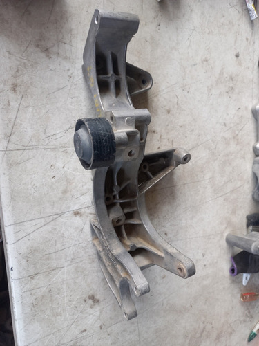 Base Soporte De Alternador Audi Q7 07-10 #70 (Usado)